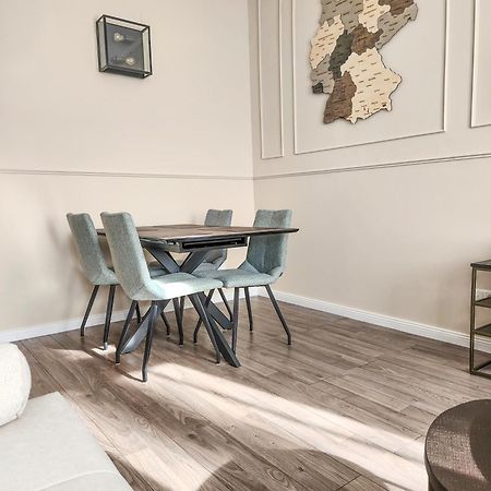 Geli Homes L1 - 2X Zimmer, 2X Kingsize Bett, 1 Bis 4 Personen, Parkplatz, Tv, Wifi, Top Kueche, Kaffee, Tee Lünen Kültér fotó
