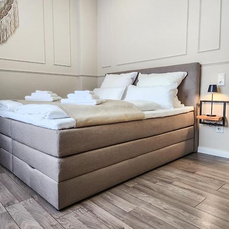Geli Homes L1 - 2X Zimmer, 2X Kingsize Bett, 1 Bis 4 Personen, Parkplatz, Tv, Wifi, Top Kueche, Kaffee, Tee Lünen Kültér fotó