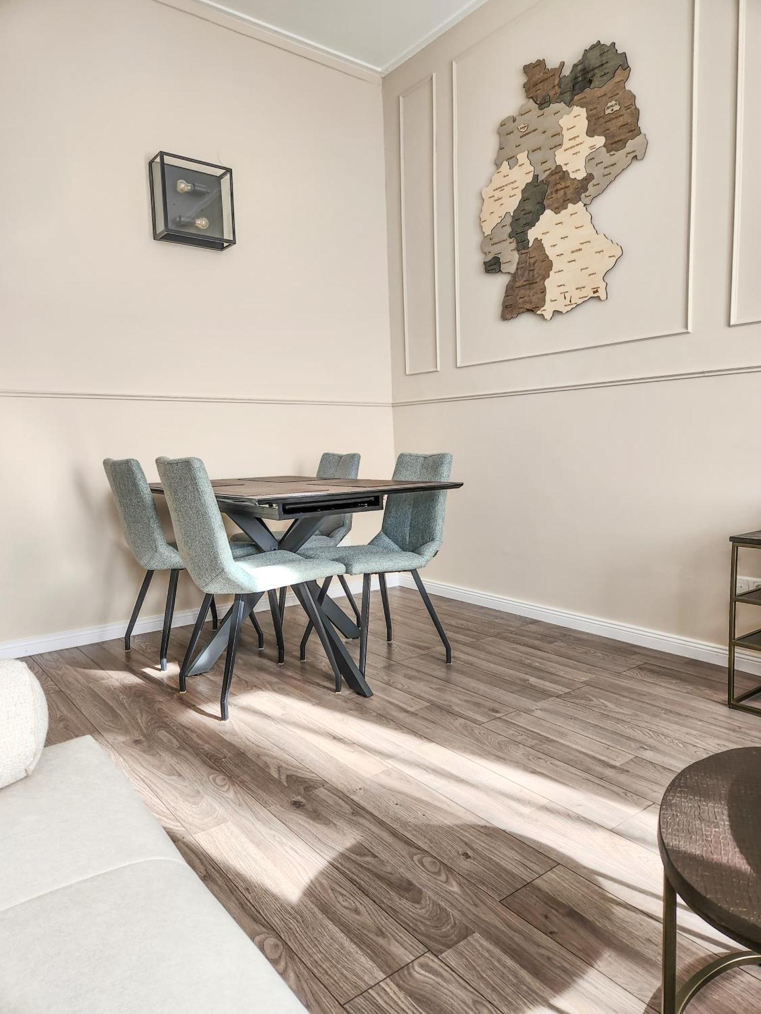 Geli Homes L1 - 2X Zimmer, 2X Kingsize Bett, 1 Bis 4 Personen, Parkplatz, Tv, Wifi, Top Kueche, Kaffee, Tee Lünen Kültér fotó