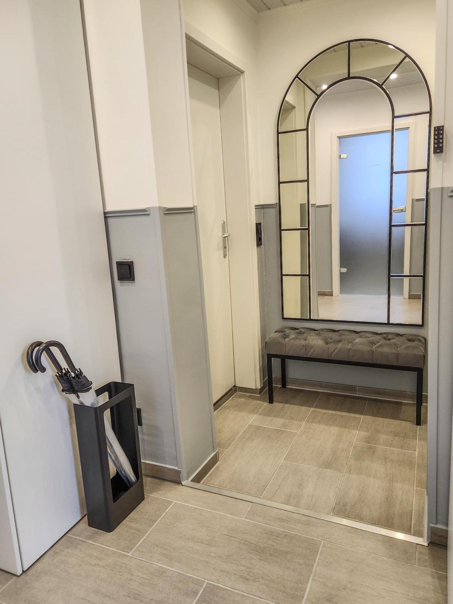 Geli Homes L1 - 2X Zimmer, 2X Kingsize Bett, 1 Bis 4 Personen, Parkplatz, Tv, Wifi, Top Kueche, Kaffee, Tee Lünen Kültér fotó
