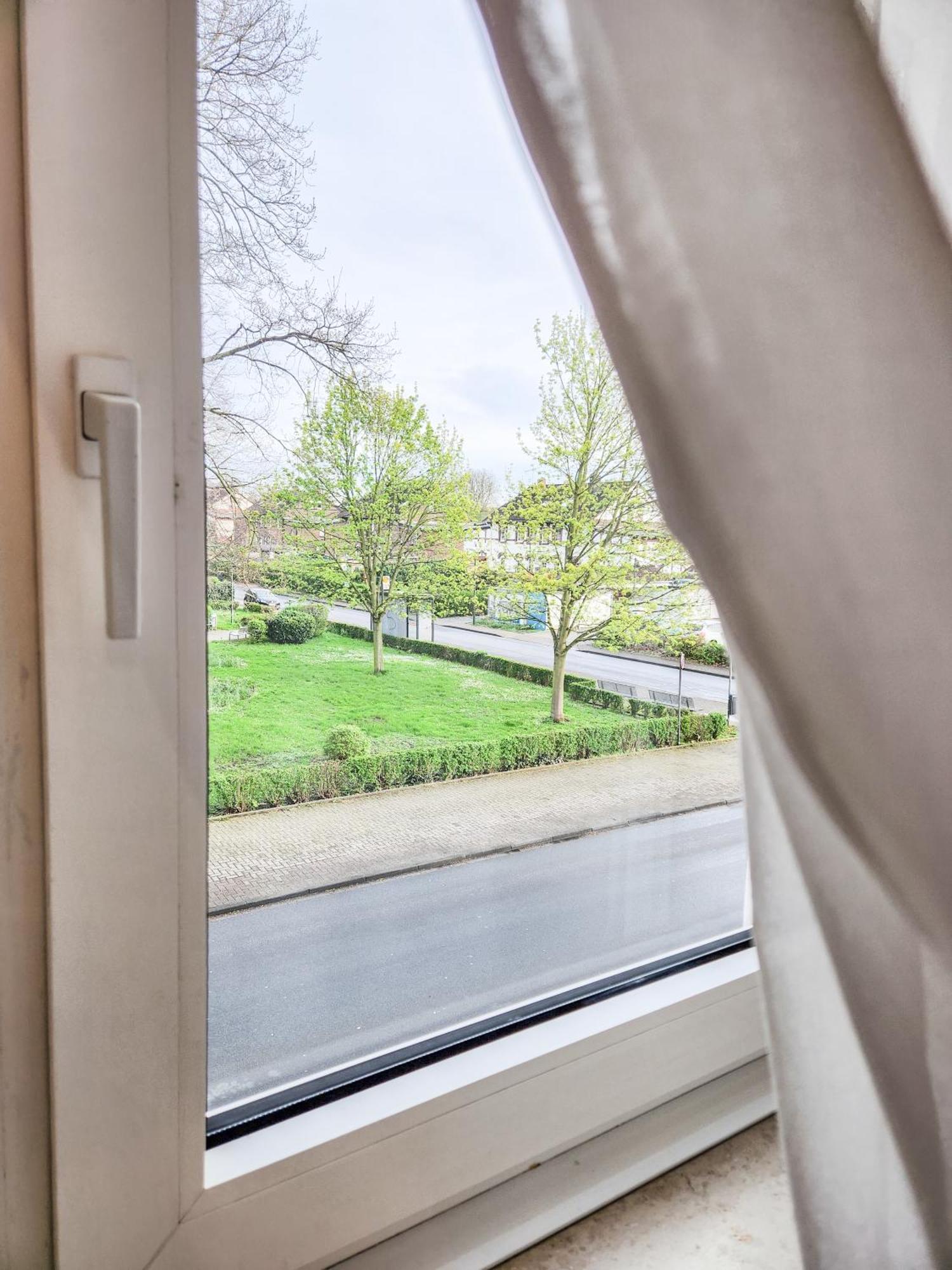 Geli Homes L1 - 2X Zimmer, 2X Kingsize Bett, 1 Bis 4 Personen, Parkplatz, Tv, Wifi, Top Kueche, Kaffee, Tee Lünen Kültér fotó